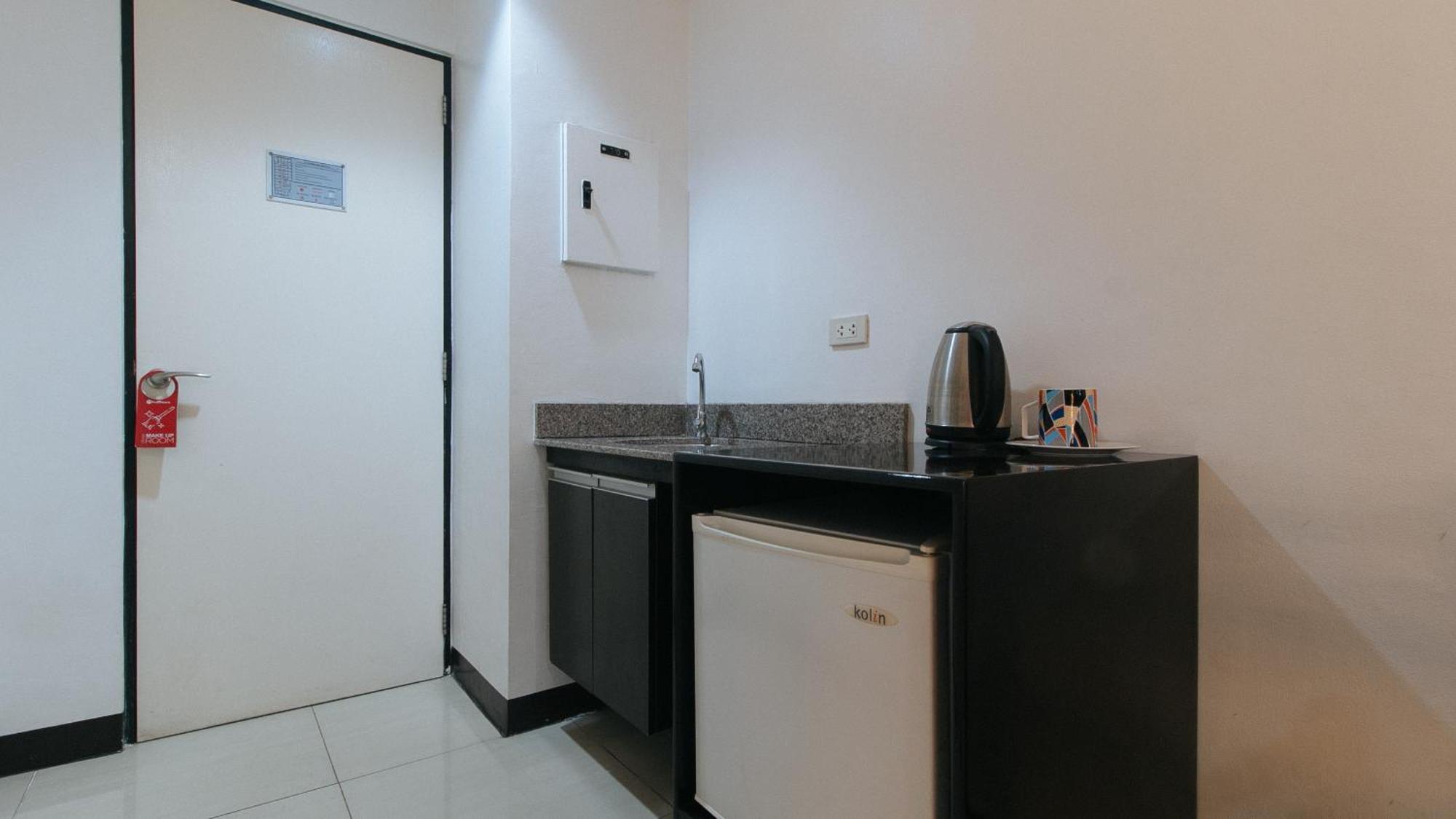 Reddoorz Plus At Banawe Quezon City Kültér fotó